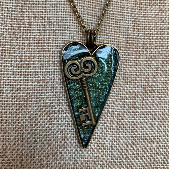 Heart Key Handmade Resin Layered Key Necklace New - Picture 5 of 8